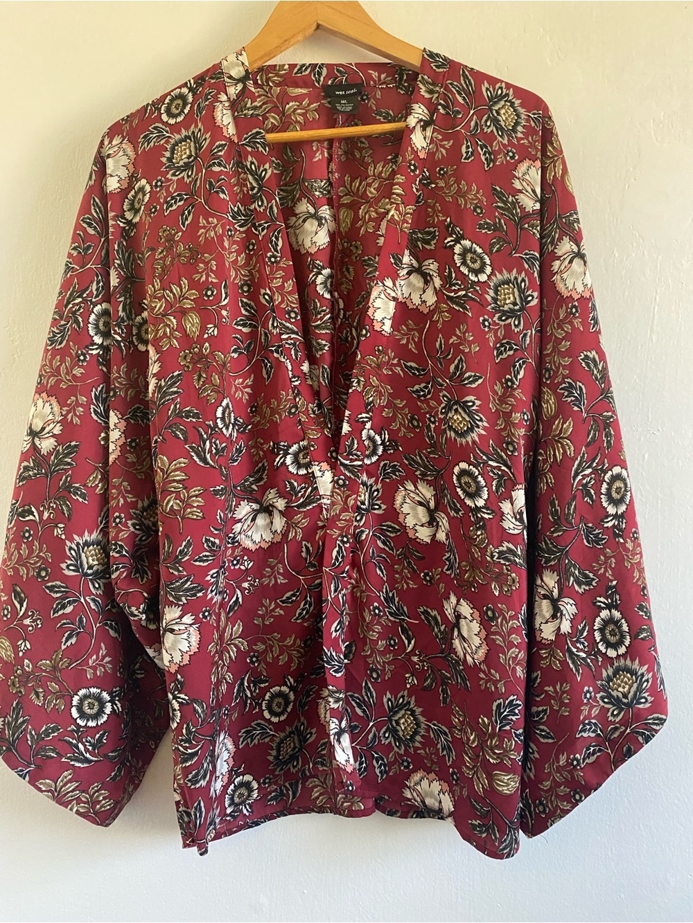 Wet Seal Floral Satin Kimono Top Size M/L Burgundy Boho Festival - Picture 8 of 9